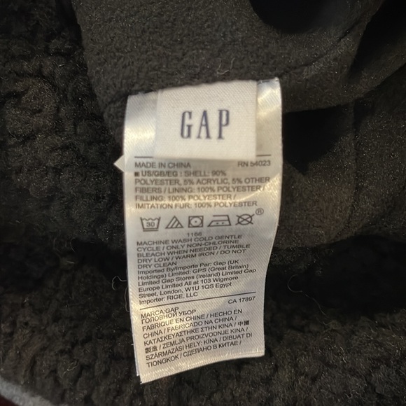 NWT GAP fleece checkered hat - Picture 8 of 8